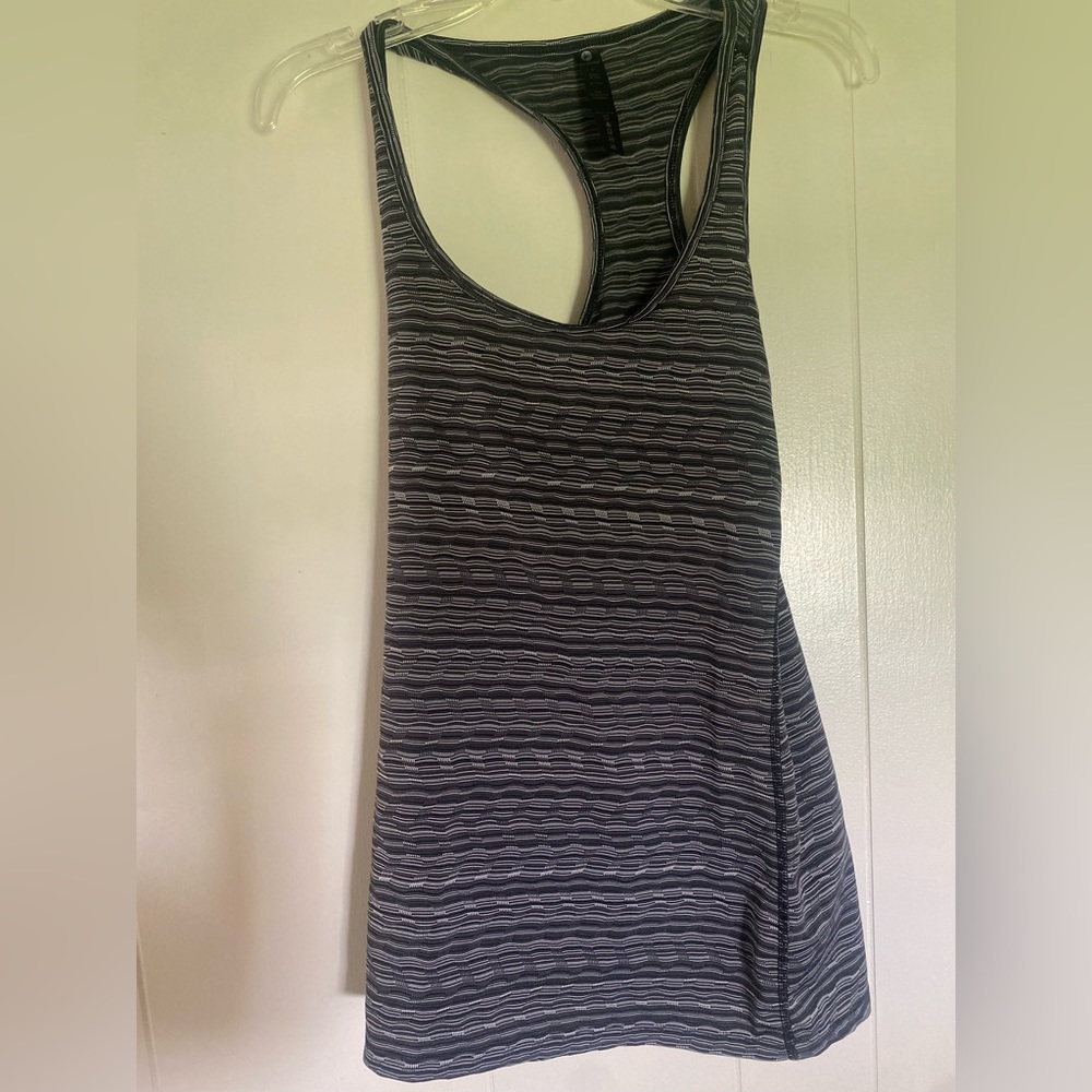 90 degree athletic tank